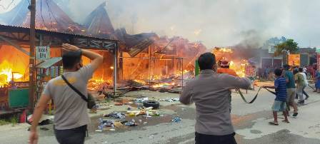 Tujuh Rumah Toko Di Pangkalan Kerinci Ludes Terbakar
