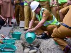 Peletakan Batu Pertama Pembangunan Trotoar di Ruas Jalan Ibu Kota Nias Barat